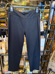 Secret Pkt Detail 25" Inseam- Black