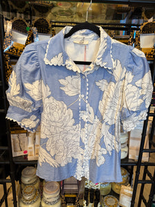 Blue Floral Print Button-Up Top T25695