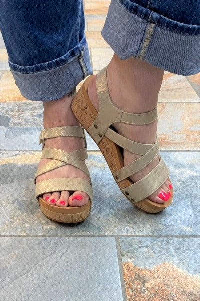 Corky’s Sun Down Wedge-Gold