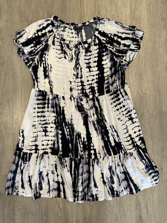 S/S TIERED DRESS W/TIE